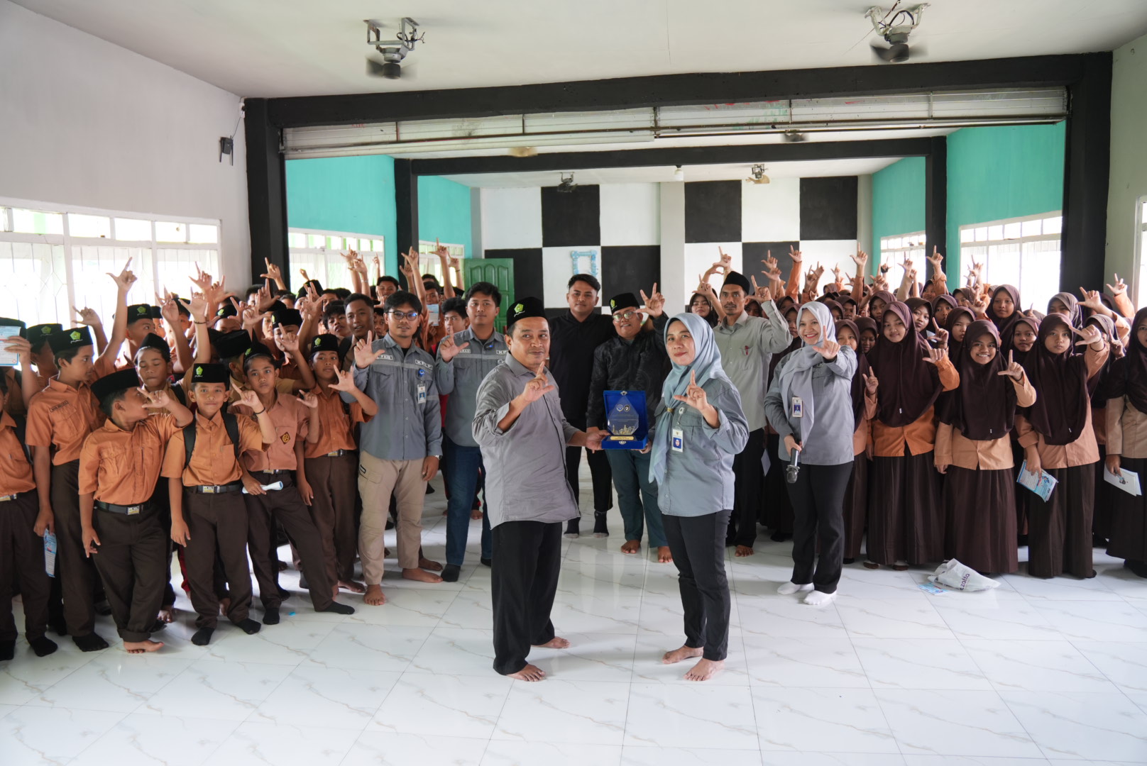 Tingkatkan Kesadaran Maritim Sejak Dini, KSOP Kalianget Sukses Gelar Sosialisasi Keselamatan Pelayaran di Ponpes Raudhatut Thalibin