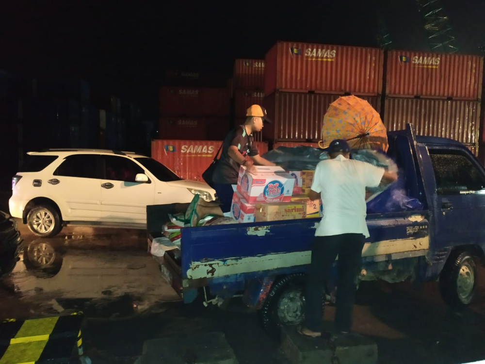 KAPAL PATROLI KEMENHUB KNP. SALAWAKU ANGKUT BANTUAN UNTUK KORBAN BANJIR MOROWALI