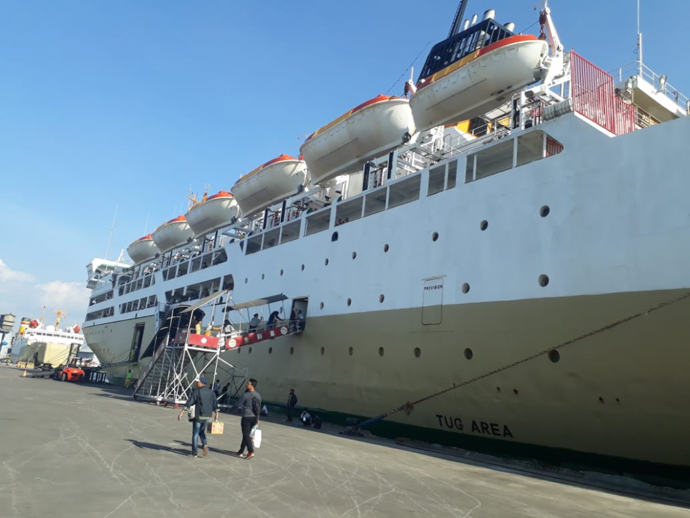 VOYAGE KEDUA ARUS BALIK KAPAL MUDIK GRATIS DENGAN SEPEDA MOTOR KM. DOBONSOLO DIBERANGKATKAN DARI SEMARAN