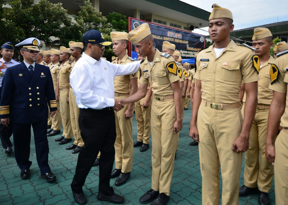 MENHUB MINTA TARUNA TINGGALKAN BUDAYA KEKERASAN 12/01/2017
