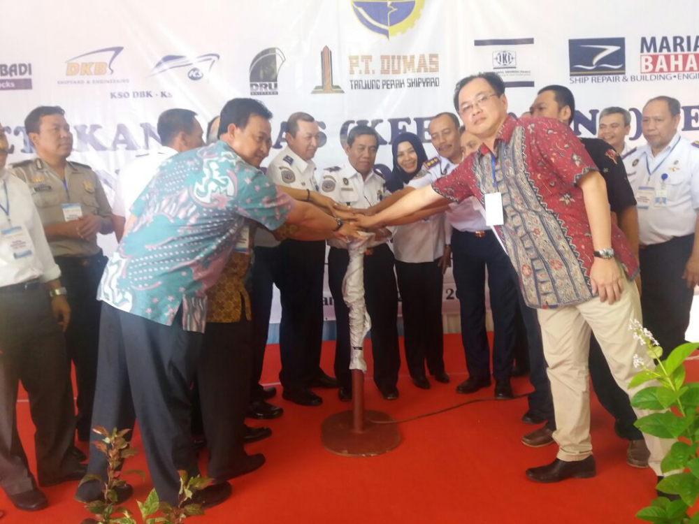 DITJEN HUBLA SELENGGARAKAN PELETAKAN LUNAS (KEEL LAYING) TERPADU KEGIATAN PEMBANGUNAN 15 UNIT KAPAL KONT