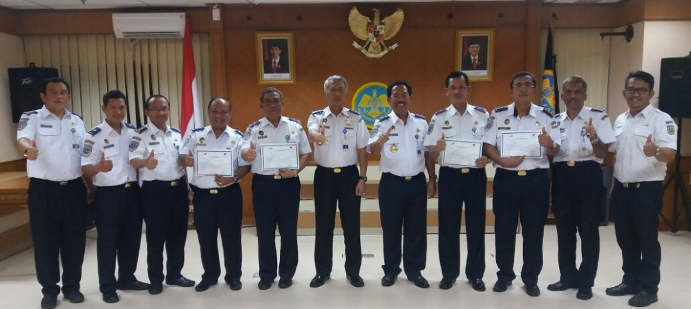 JELANG PENERAPAN INAPORTNET DI TANJUNG PERAK, PEJABAT SYAHBANDAR DAN OTORITAS PELABUHAN TANDATANGANI PAK