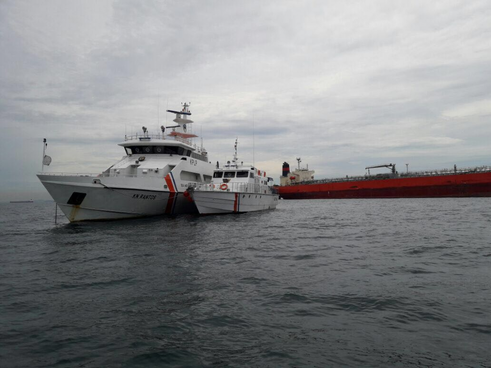 KEMENHUB KERAHKAN 3 KAPAL PATROLI CARI KORBAN KECELAKAAN KAPAL KAYU ILEGAL YANG TENGGELAM DI PERAIRAN BA