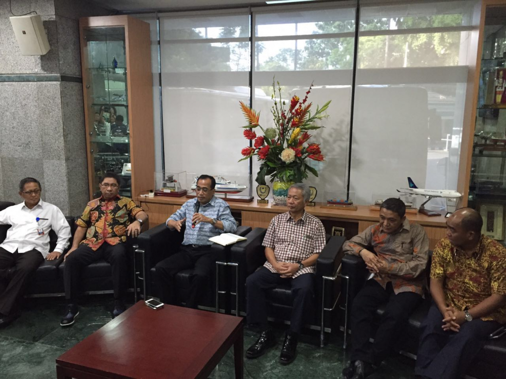 MENHUB : TERKAIT DWELLING TIME HARUS SELESAI DALAM SATU BULAN 18/09/201