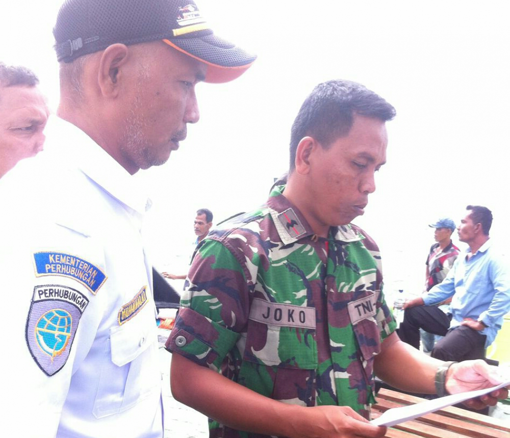 KAPAL KN ARCTURUS TIBA DI ACEH BAWA BANTUAN LOGISTIK KORBAN GEMPA 11/12