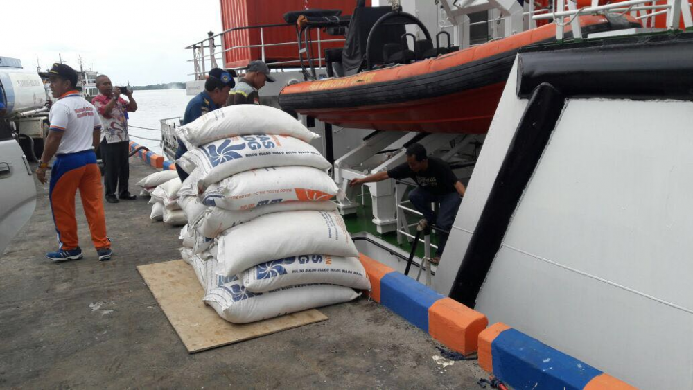KAPAL PATROLI KN. SAROTAMA MILIK KEMENHUB ANGKUT LOGISTIK KORBAN GEMPA ACEH