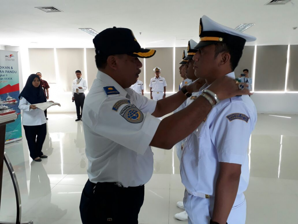TENAGA PANDU HARUS PENUHI KUALIFIKASI DAN SERTIFIKASI 27/03/2017