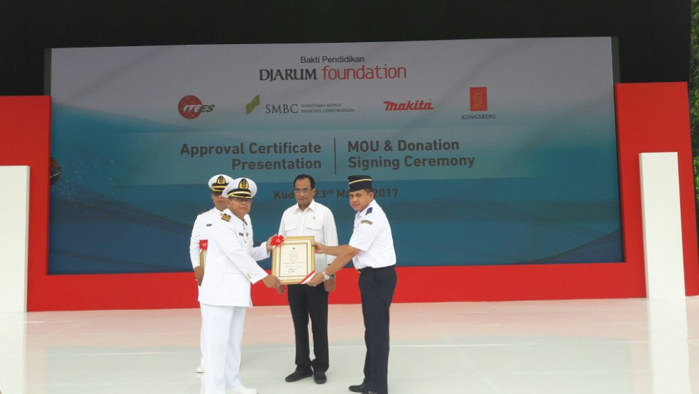 KEMENHUB SERAHKAN FULL MISSION BRIDGE SIMULATION KEPADA SMK MARITIM WISHUDA KARYA KUDUS