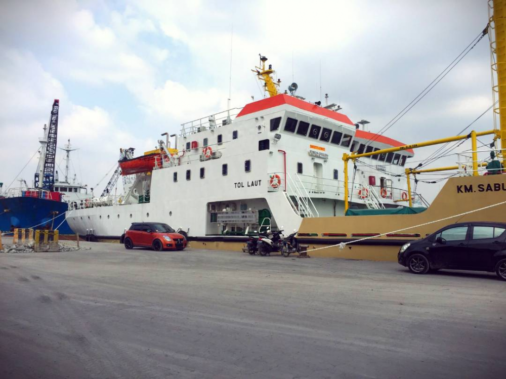 KEHADIRAN TOL LAUT DORONG PERDAGANGAN ANTAR PULAU DI SAUMLAKI 08/05/201