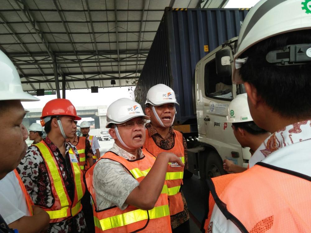 PANTAU IMPLEMENTASI VERIFIKASI BERAT PETI KEMAS, KEMENHUB TINJAU TERMINAL DI PELABUHAN TANJUNG PRIOK