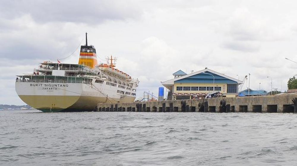 MENHUB TINJAU PELABUHAN DAN BANDARA DI BALIKPAPAN DAN BANJARMASIN 14/07
