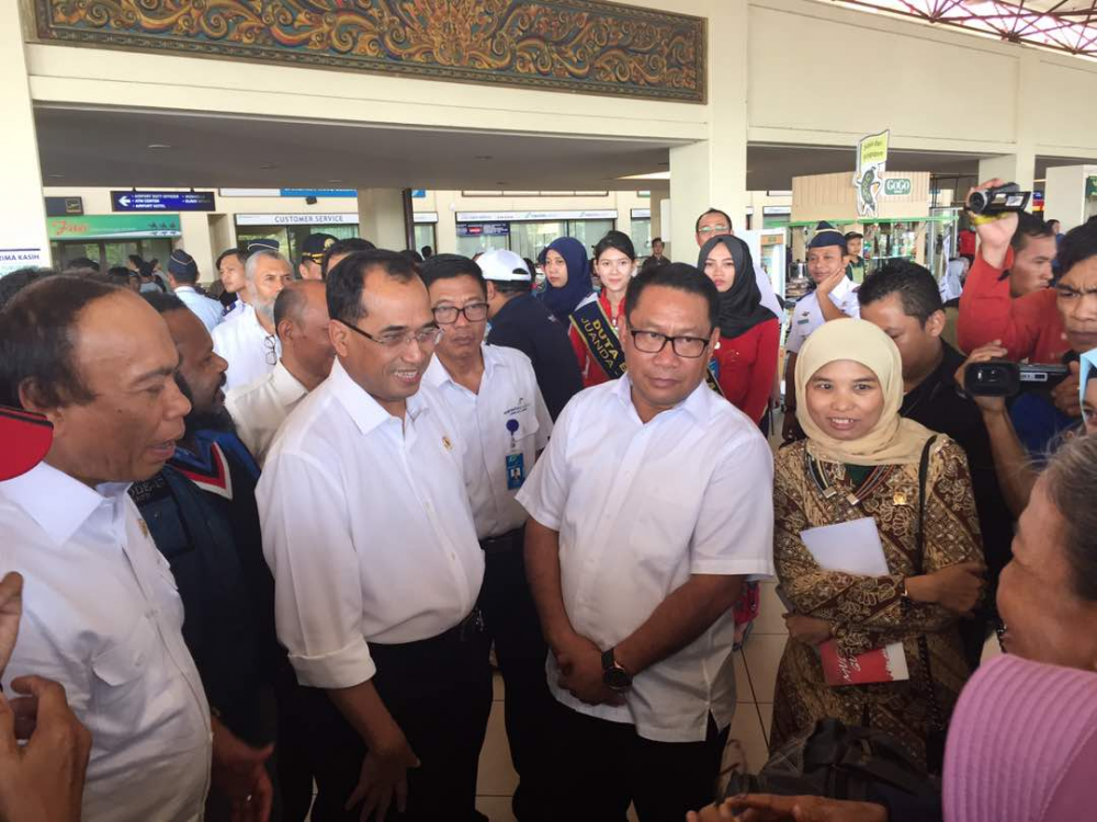 MENHUB, PERKETAT PENGAMANAN DI PELABUHAN TANJUNG PERAK 15/06/2017