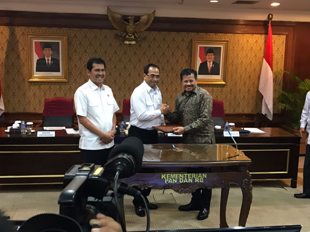 MENHUB - KEPALA BP BATAM SELENGGARAKAN BERSAMA PELABUHAN DI KAWASAN PERDAGANGAN BEBAS DAN PELABUHAN BEBA