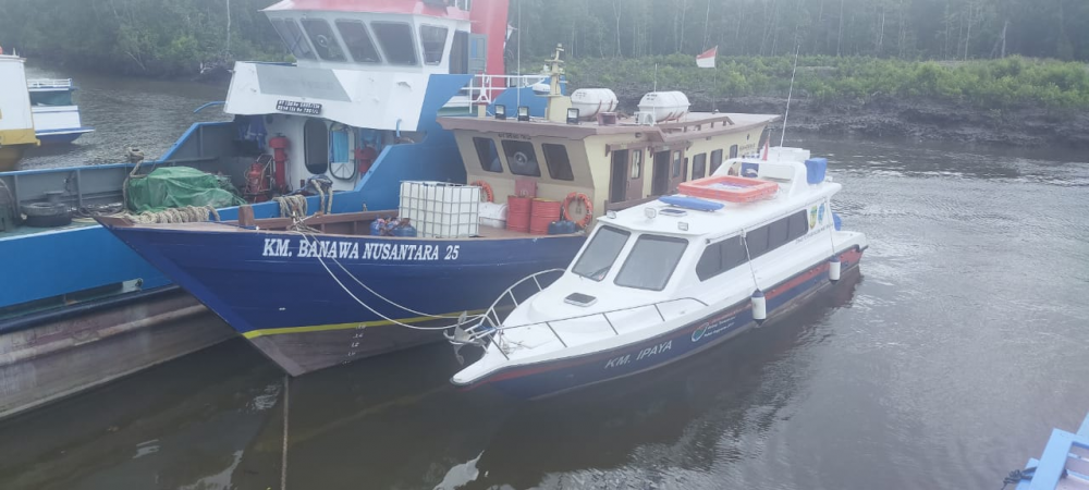 DUKUNG KONEKTIVITAS ANTARPULAU, KEMENHUB KEMBALI SERAHKAN 2 KAPAL DI TIMIKA