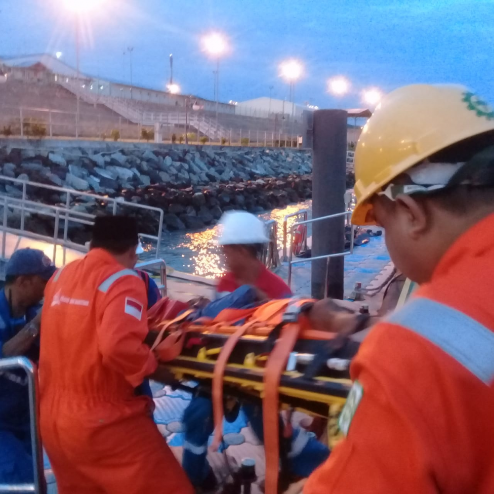 KAPAL KARGO KM. LINTAS TIMUR TENGGELAM, KEMENHUB KIRIMKAN TIM EVAKUASI
