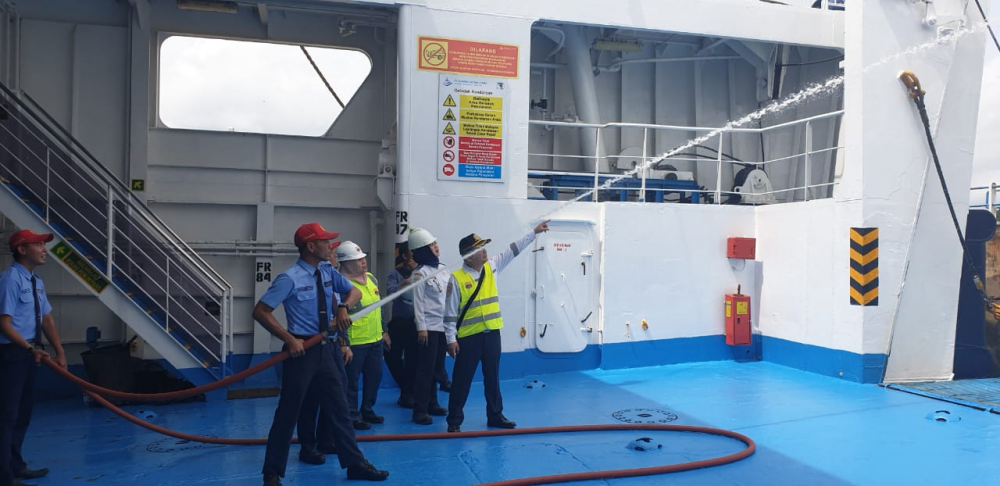 KEMENHUB TURUNKAN TIM UJI PETIK KELAIKLAUTAN KAPAL KE PELABUHAN TANJUNG API-API PALEMBANG