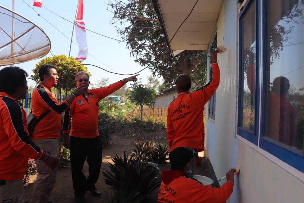 LIBATKAN MASYARAKAT SEKITAR, DISNAV SURABAYA GELAR PADAT KARYA DI MENARA SUAR BANSRING BANYUWANGI