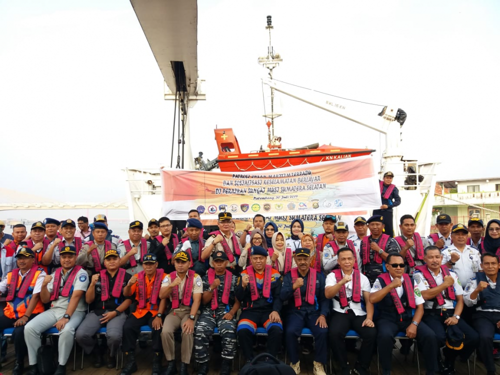 SINERGI PENINGKATAN KESELAMATAN DAN KEAMANAN PELAYARAN, KEMENHUB GELAR PATROLI INSAN MARITIM TERPADU