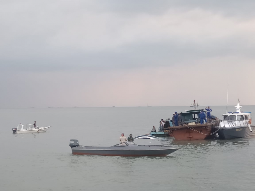 KAPAL SB TENGGIRI 4 TENGGELAM, SELURUH AWAK KAPAL DIEVAKUASI DENGAN SELAMAT