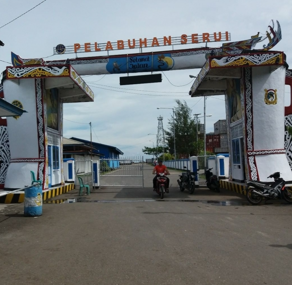 KEMENHUB SOSIALIASIKAN PENGATURAN SATU TIKET UNTUK SATU TEMPAT BAGI PARA PENUMPANG DI PELABUHAN SERUI