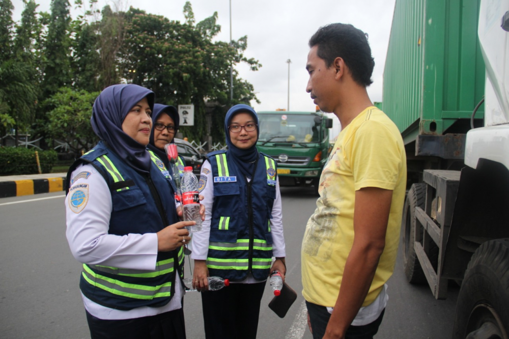 TINGKATKAN PELAYANAN MASYARAKAT, OTORITAS PELABUHAN TANJUNG PRIOK GELAR ACARA OP SAHABAT PENGEMUDI