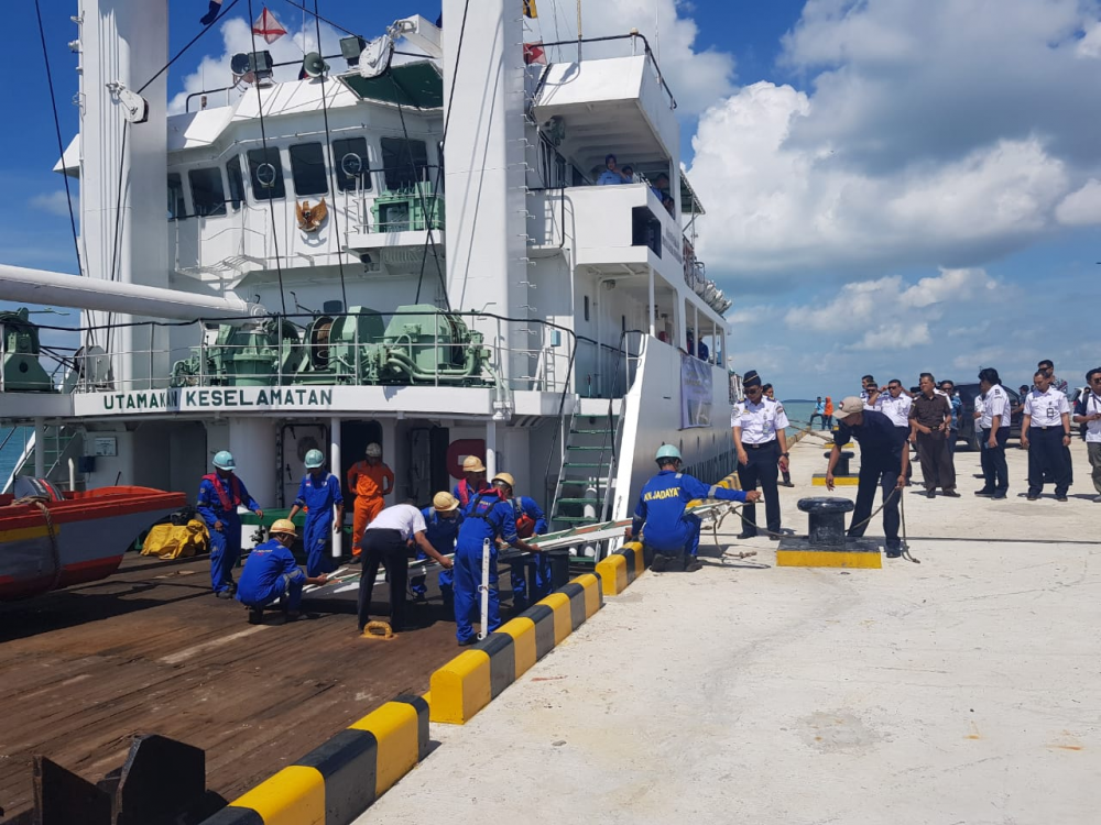UJI COBA SANDAR KAPAL DI PELABUHAN TANJUNG MOCOH KEPRI BERJALAN LANCAR