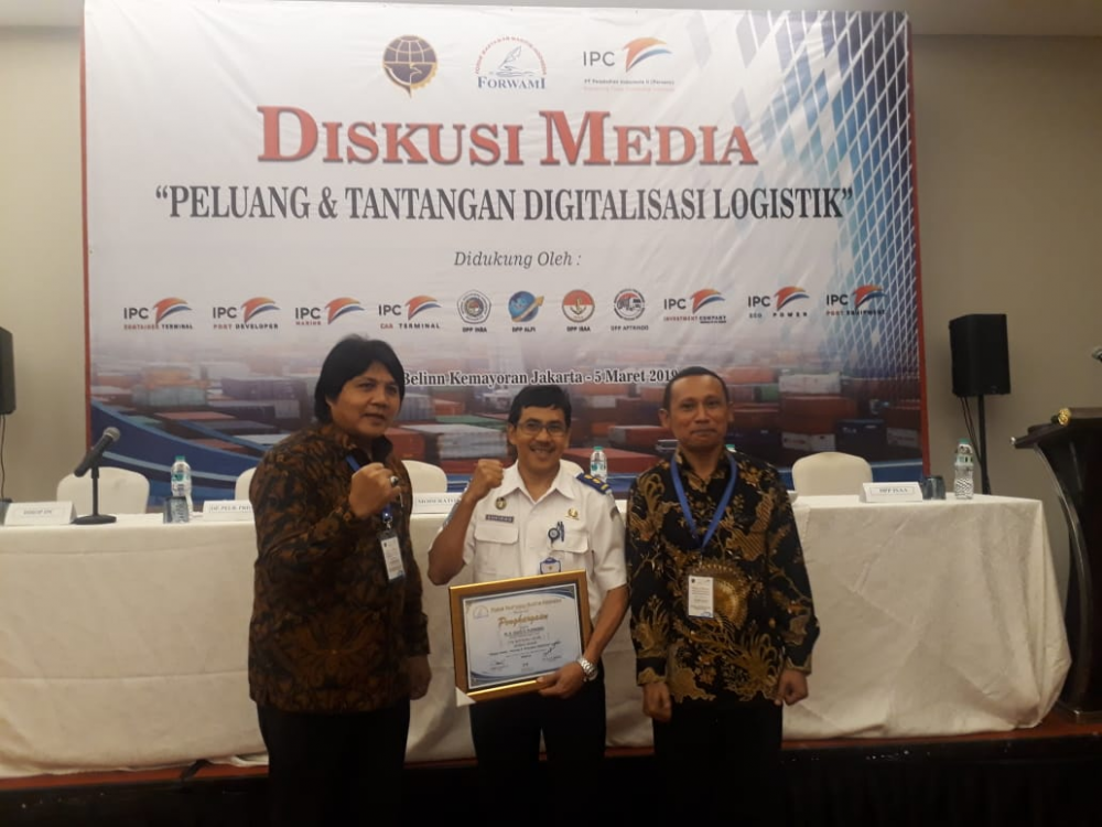 TINGKATKAN KINERJA LOGISTIK, KEMENHUB GENJOT DIGITALISASI DI PELABUHAN
