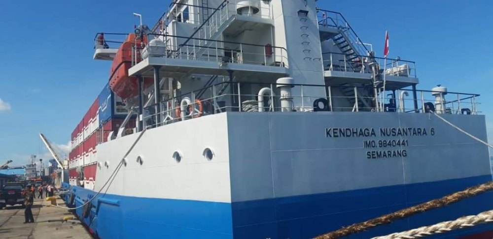 KM. KENDHAGA NUSANTARA 6 SIAP LAYANI TRAYEK T-4 TOL LAUT DARI MAKASSAR