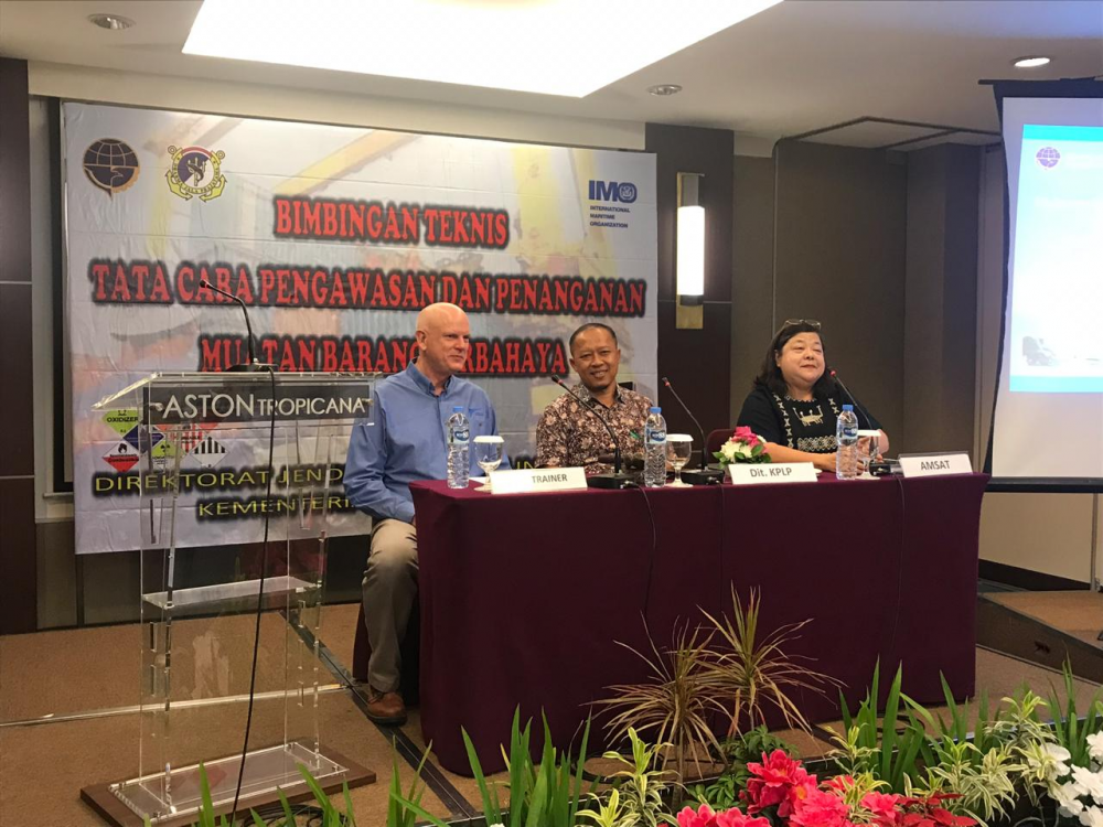 TINGKATKAN KEMAMPUAN SDM, DITJEN HUBLA GELAR BIMTEK TATA CARA PENGAWASAN DAN PENANGANAN MUATAN BARANG BE