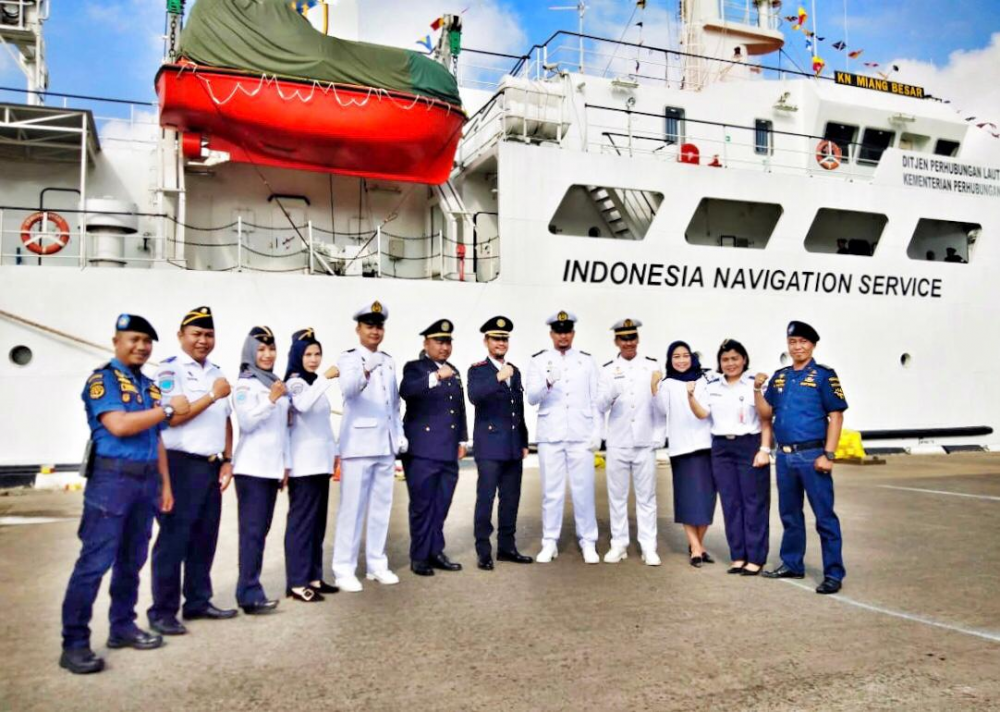 DENGAN BERLANDASKAN SEMANGAT KEMERDEKAAN RI, KSOP SAMARINDA GELAR BHAKTI SOSIAL DAN OLAHRAGA BERSAMA