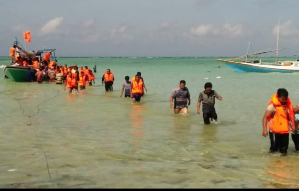 AKSI QUICK RESPONSE DALAM EVAKUASI PENUMPANG KAPAL KM. SANTIKA NUSANTARA SELAMATKAN SELURUH PENUMPANG