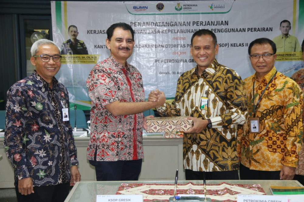 KSOP KELAS II GRESIK DAN PT.PETROKIMIA GRESIK PERPANJANG KERJASAMA PENGOPERASIAN JASA KEPELABUHANAN