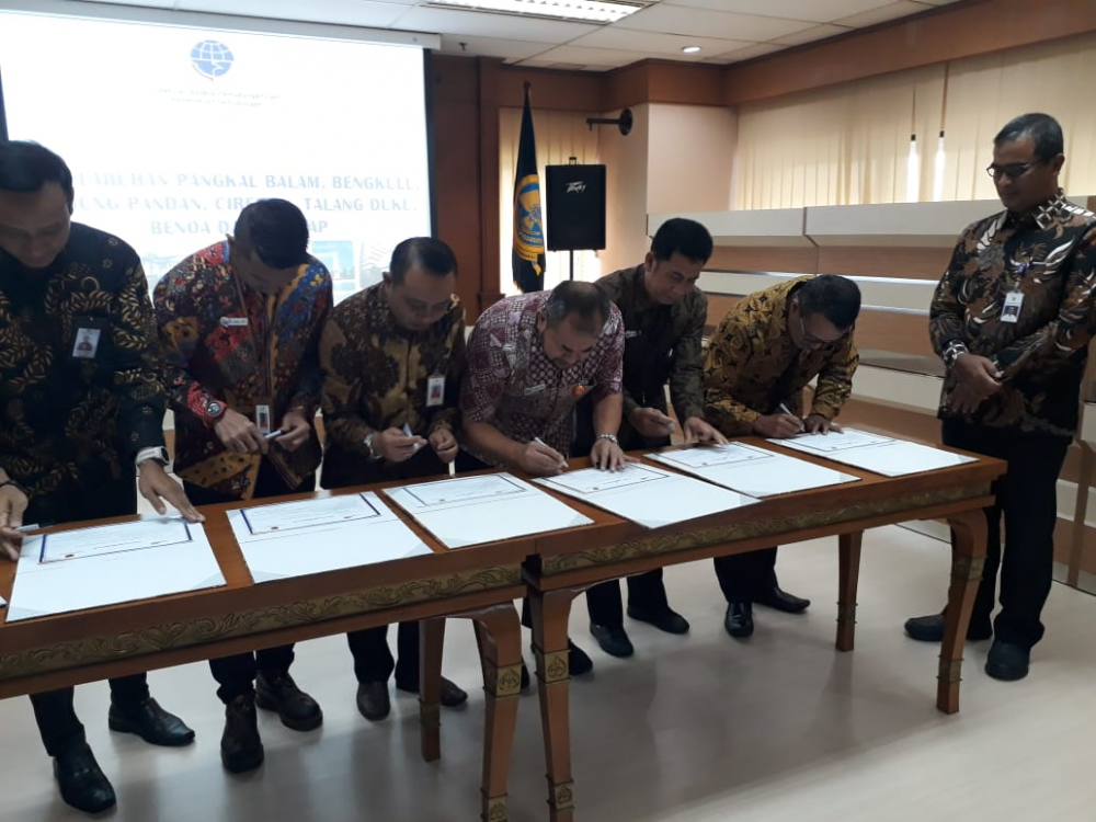 LAGI, TUJUH PELABUHAN KOMIT MENERAPKAN INAPORTNET UNTUK PELAYANAN BARANG