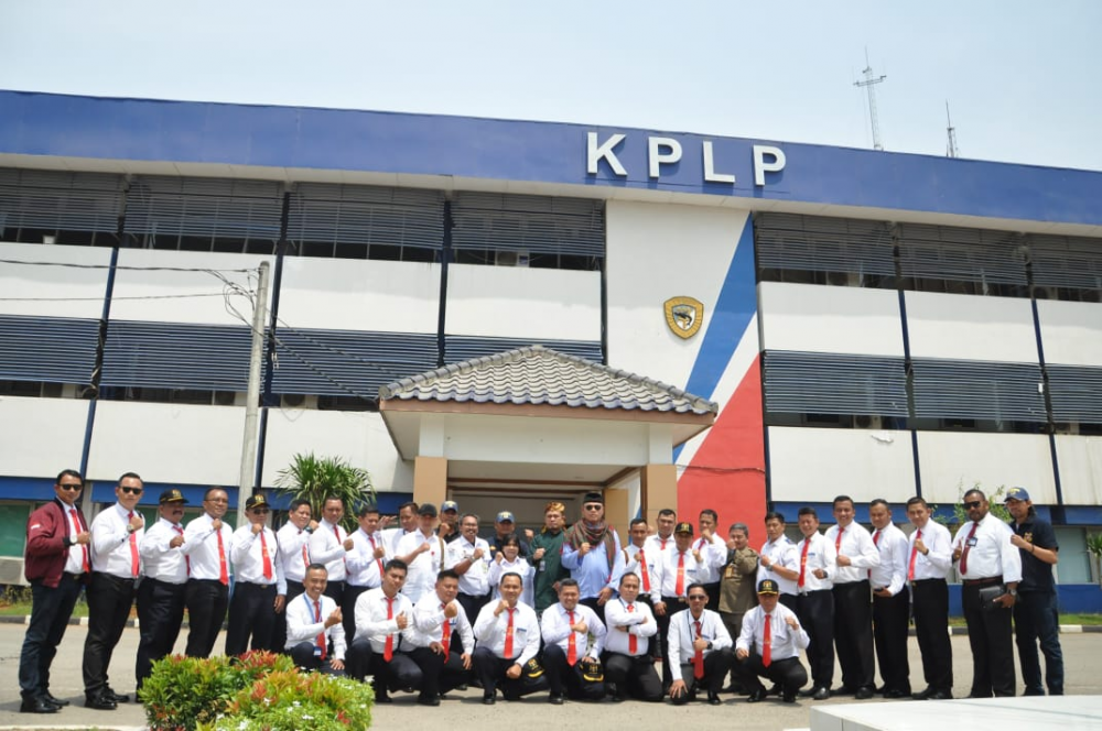 SISWA WISATA KARYA PPNS PUSDIK RESKRIM MEGA MENDUNG MENGUNJUNGI PANGKALAN PLP KELAS I TANJUNG PRIOK