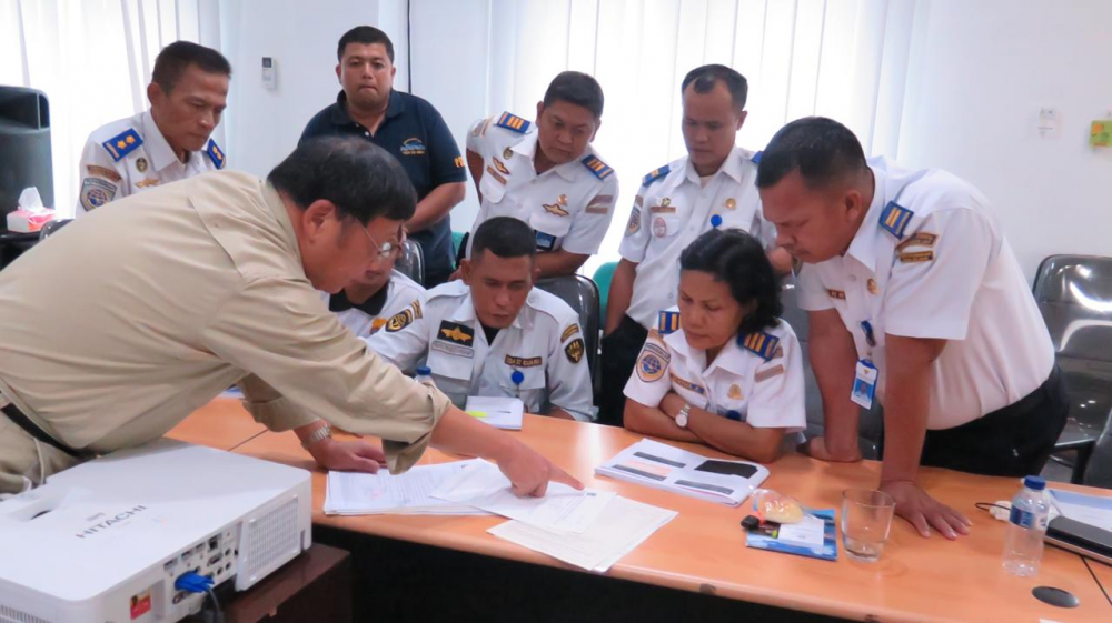UPAYA PENINGKATAN PROFESIONALISME DAN PENGETAHUAN TENTANG INSPEKSI KESELAMATAN KAPAL DI PELABUHAN BELAWA