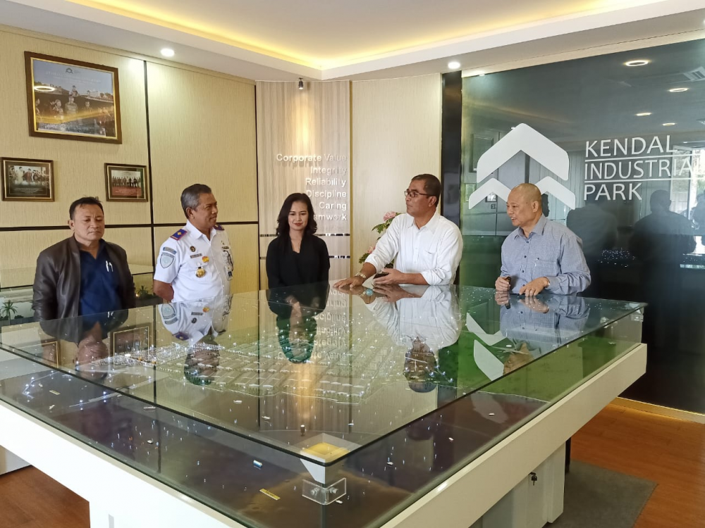 PEMERINTAH DORONG PENGEMBANGAN PELABUHAN KENDAL UNTUK MENDUKUNG KAWASAN EKONOMI KHUSUS