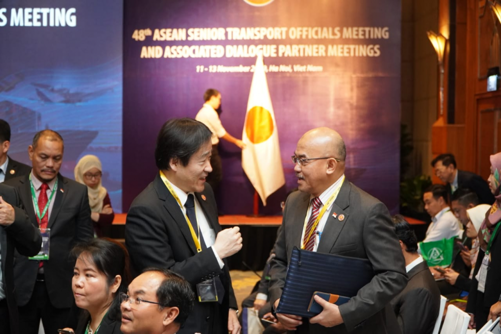 INDONESIA APRESIASI PROGRAM PELATIHAN PENGEMBANGAN SDM DI BIDANG TRANSPORTASI PADA PERTEMUAN ASEAN STOM