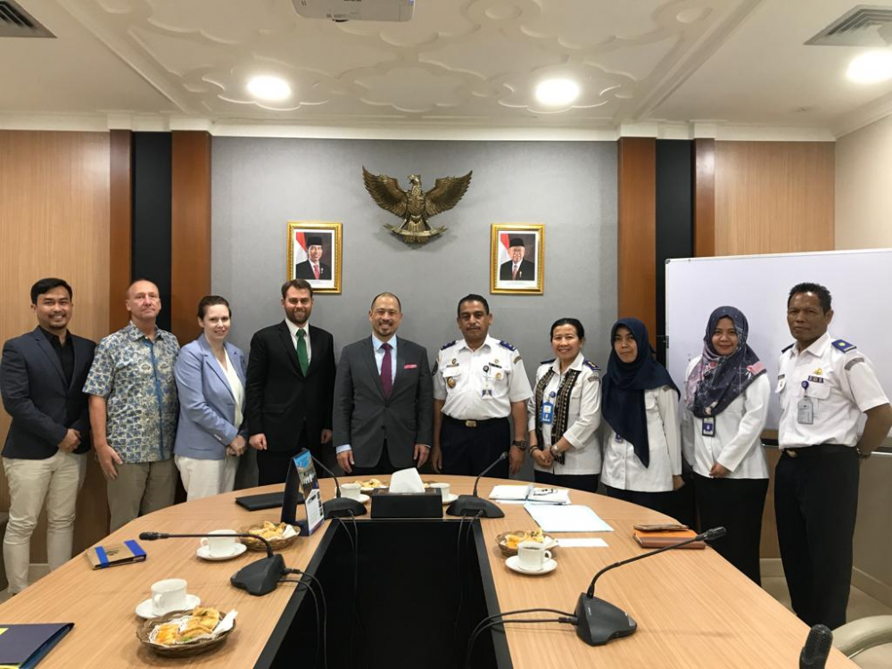 BAHAS KEMUNGKINAN KERJASAMA KEAMANAN LAUT DAN PELABUHAN, PEMERINTAH AMERIKA SERIKAT KUNJUNGI KANTOR IND