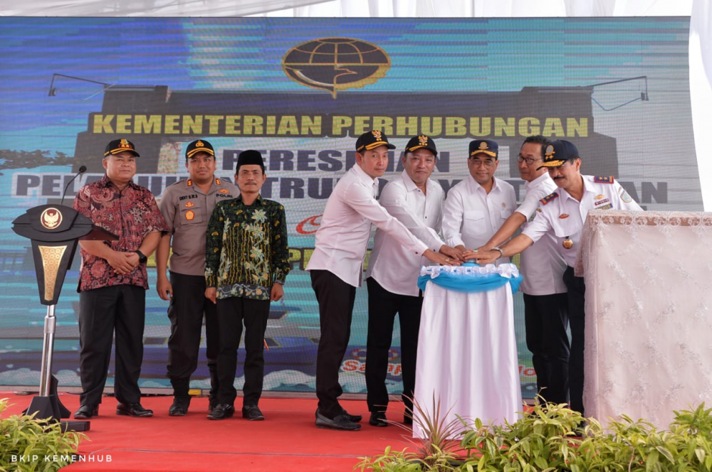RESMIKAN PELABUHAN DI MADURA, MENHUB MINTA PEMDA DUKUNG DENGAN KEMBANGKAN INDUSTRI LOKAL