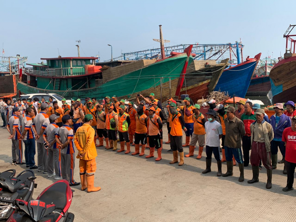 JAGA KEBERSIHAN DI LINGKUNGAN PELABUHAN, DITJEN HUBLA LANJUTKAN GERAKAN BERSIH LAUT DAN PANTAI SETIAP BU