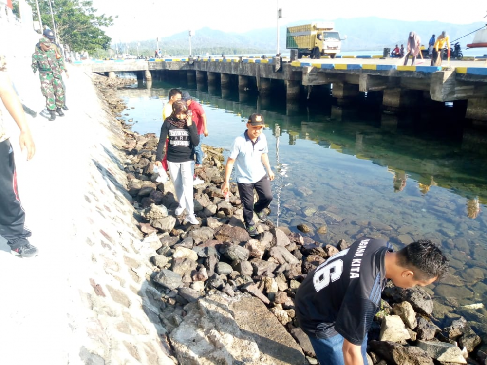 UPP BABANG PARTISIPASI DALAM PROGRAM RUTIN BERSIH LAUT DAN PANTAI KEMENHUB