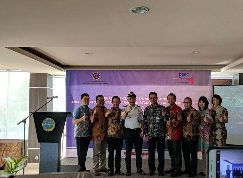 KEMENHUB KONSESIKAN PENGUSAHAAN JASA KEPELABUHANAN TERMINAL MANYAR PELABUHAN GRESIK
