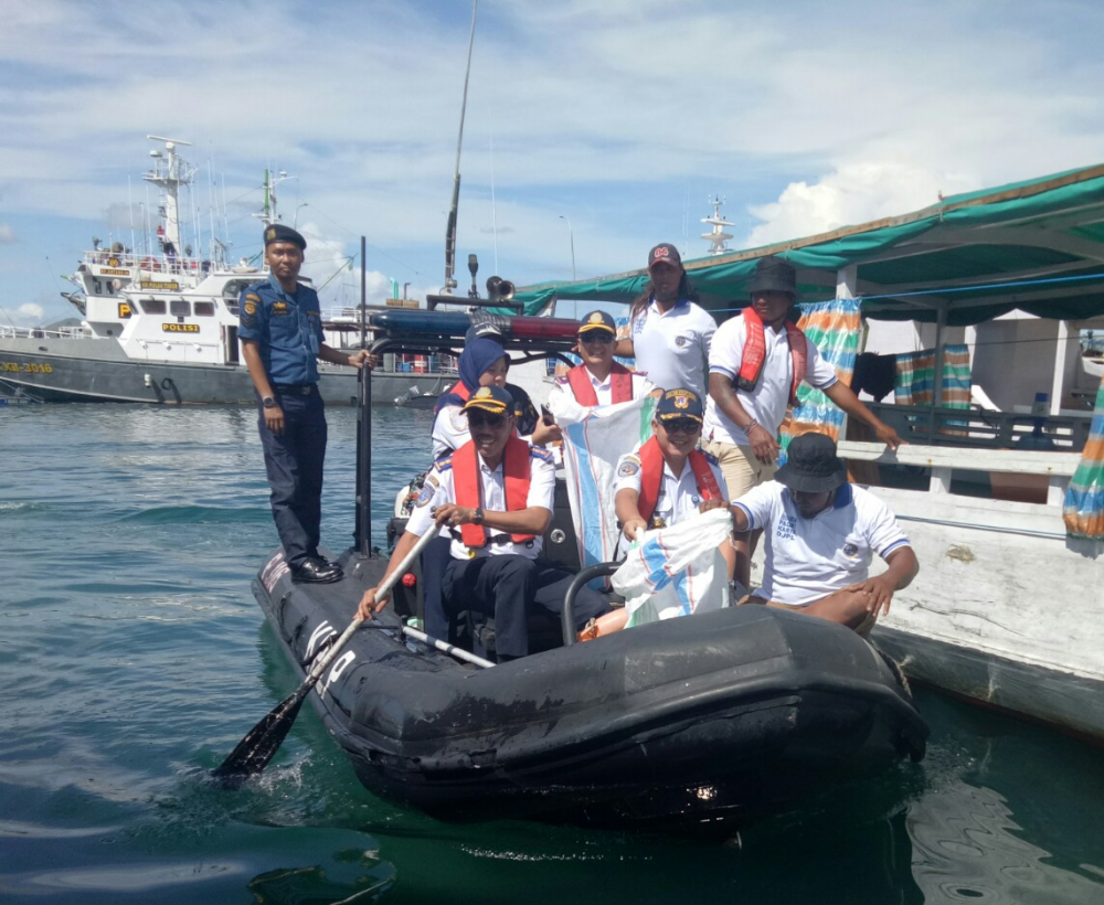 DUKUNG PENINGKATAN EKONOMI DAERAH, DITJEN HUBLA LAKUKAN PROGRAM PADAT KARYA DI PELABUHAN LABUAN BAJO