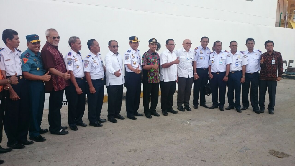 KONTRIBUSI KEMENHUB BAGI MASYARAKAT NTT, DIKLAT PEMBERDAYAAN MASYARAKAT DAN PENYERAHAN KAPAL NAVIGASI KN