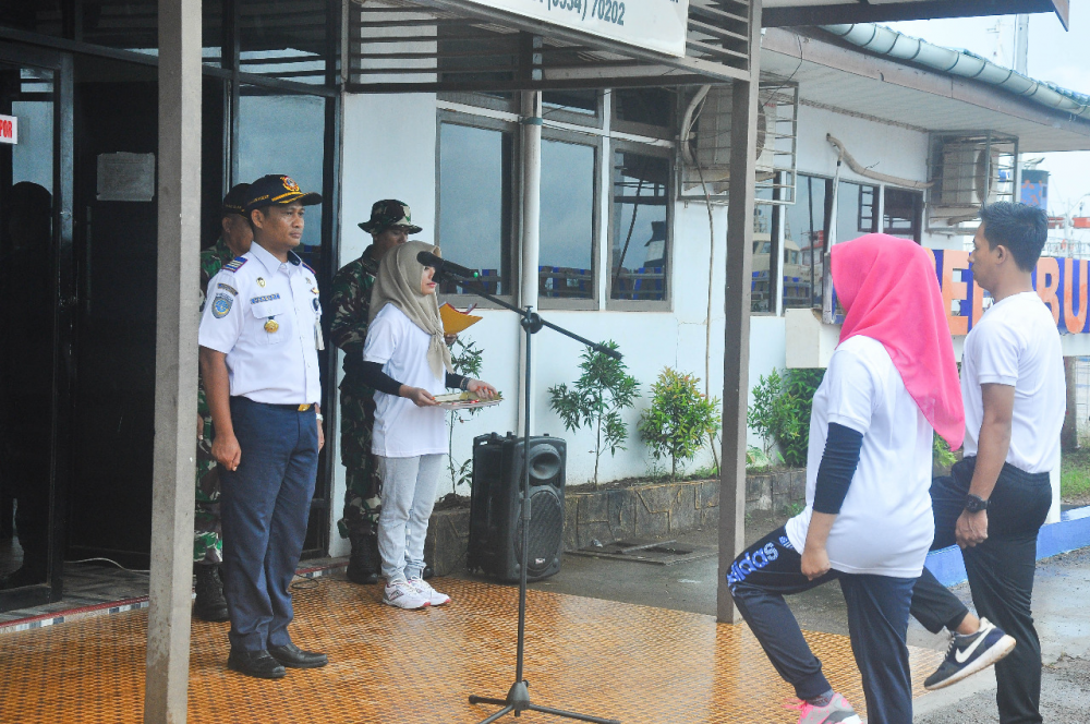 TINGKATKAN KINERJA KEPELABUHANAN, UPP KENDAWANGAN BINA KEKOMPAKAN ANTAR PEGAWAI