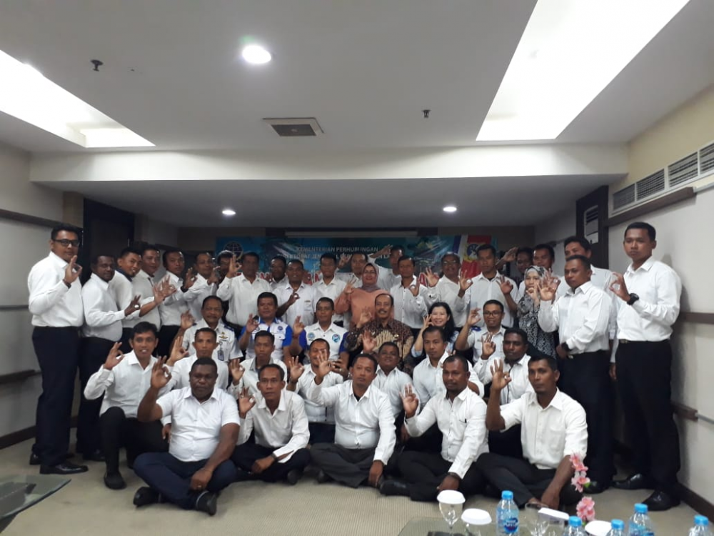 TINGKATKAN KEMAMPUAN SELAM PERSONIL KPLP, DITJEN HUBLA SELENGGARAKAN DIKLAT PENYELAM BIDANG SALVAGE DAN