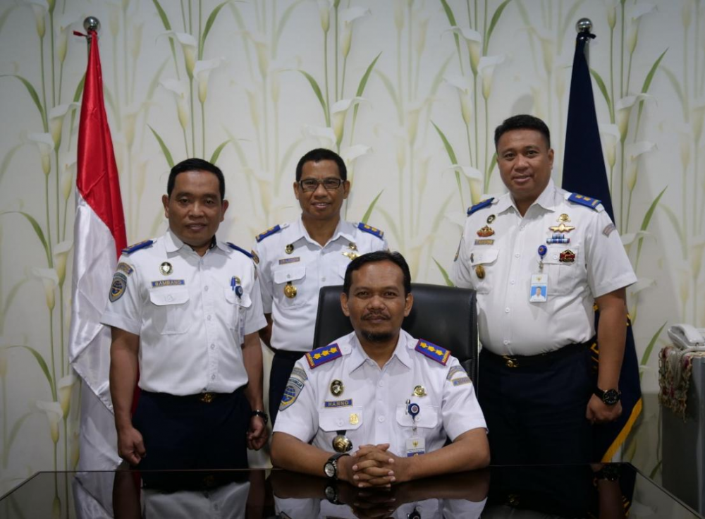 PERHARI INI, PENUMPANG ANGKUTAN LAUT NATARU DI PELABUHAN MAKASSAR NAIK 26,7 PERSEN