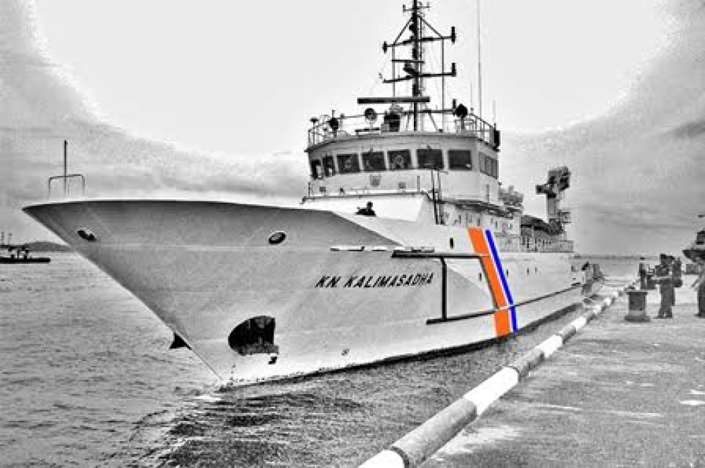 DITJEN HUBLA KERAHKAN KAPAL PATROLI KNP KALIMASADA TANGANI KECELAKAAN MV. STAR CENTURION