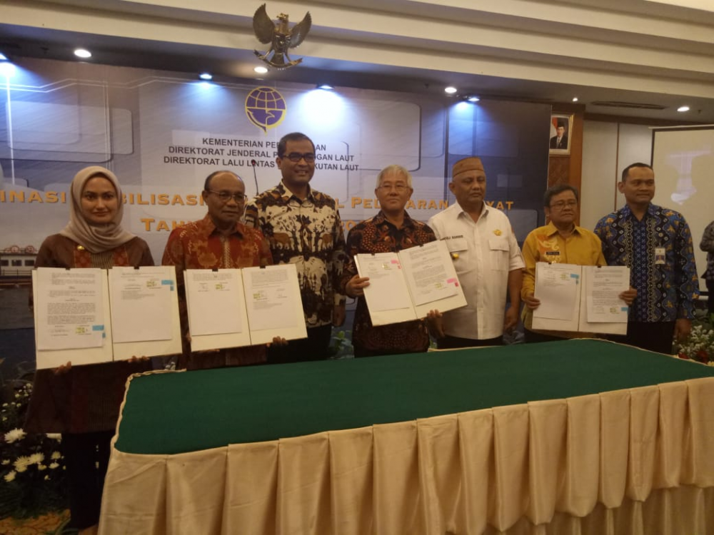 KEMENHUB HIBAHKAN 37 UNIT KAPAL PELRA UNTUK 34 PEMERINTAH DAERAH 11/1