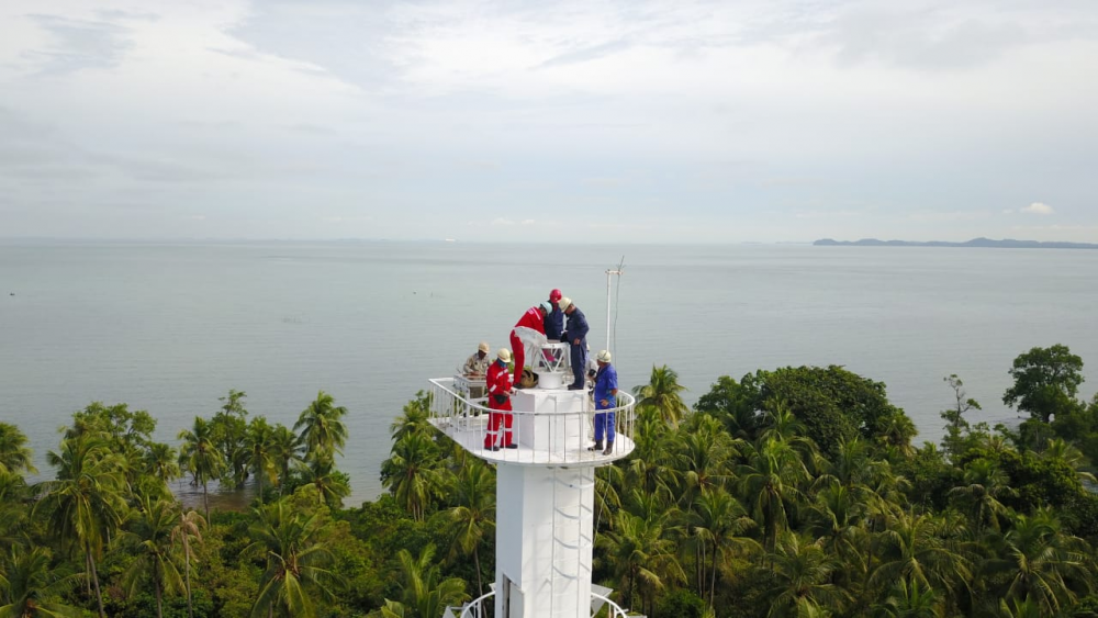 TIGA NEGARA PANTAI KERJASAMA PEMELIHARAAN SARANA BANTU NAVIGASI PELAYARAN DI SELAT MALAKA DAN SINGAPURA